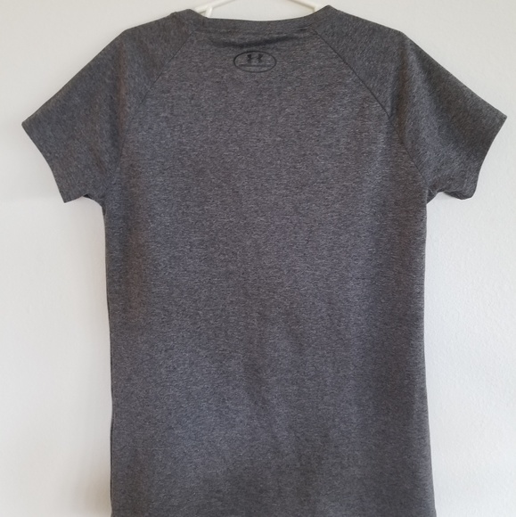 Girls Under Armour Gray and Black shirt YM - Picture 4 of 5